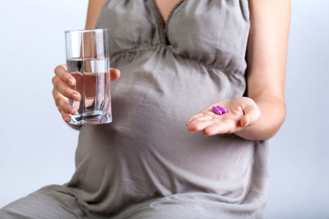 Ренгалин может применяться для лечения патологий органов дыхания у беременных и кормящих женщин