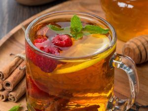 Чай с листьями малины для лечения кашля в период лактации 