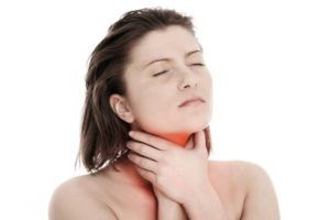 Избегать пересыхания горла для предотвращения приступа 