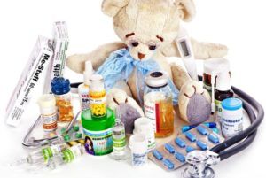 При выборе медикаментозных средств для ребенка стоит учитывать состав препарата 