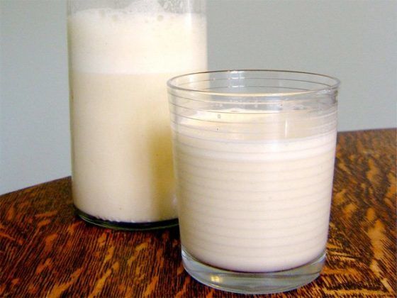 Теплое молоко с жиром и пищевой содой