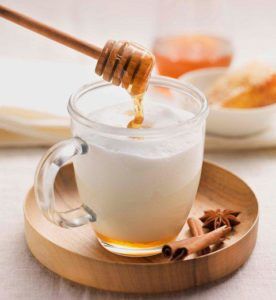 Молоко с медом для лечения бронхита 
